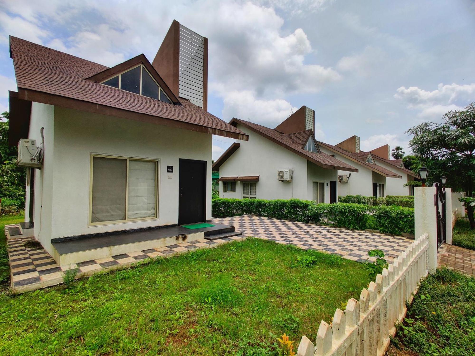 Pushpam Sanskruti Resort Karjat - A Pure Veg Resort Dhamni Екстер'єр фото