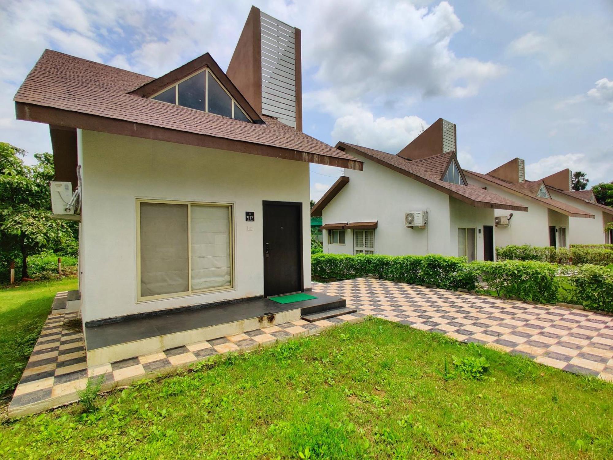 Pushpam Sanskruti Resort Karjat - A Pure Veg Resort Dhamni Екстер'єр фото